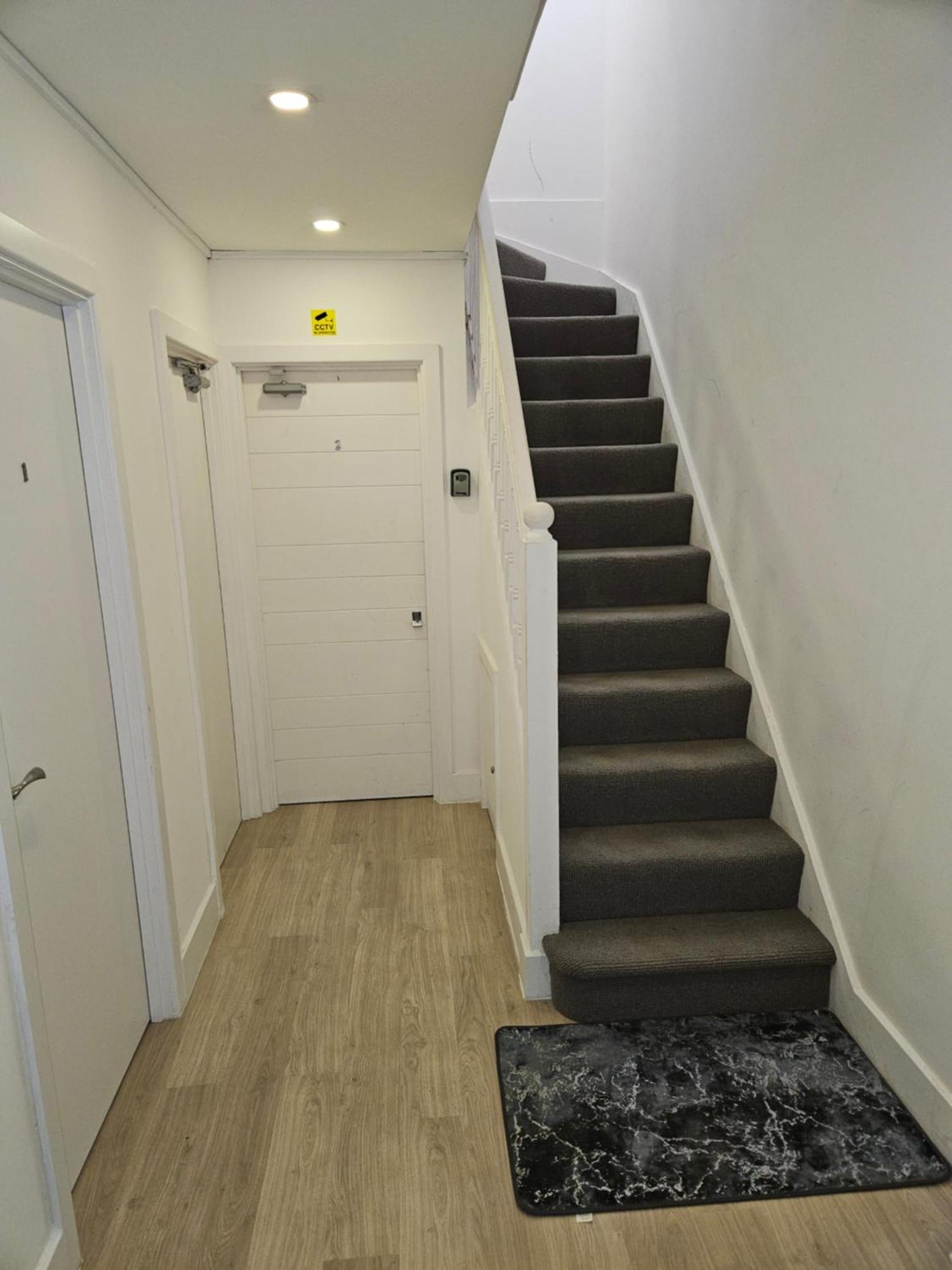 Glamour Two Apartment *