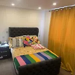 London Glamour Apartment Two